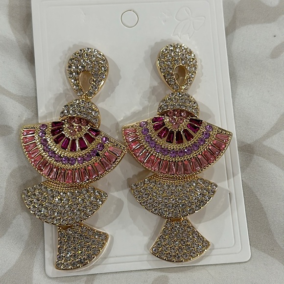 Fashionable tassel earrings - Picture 3 of 8